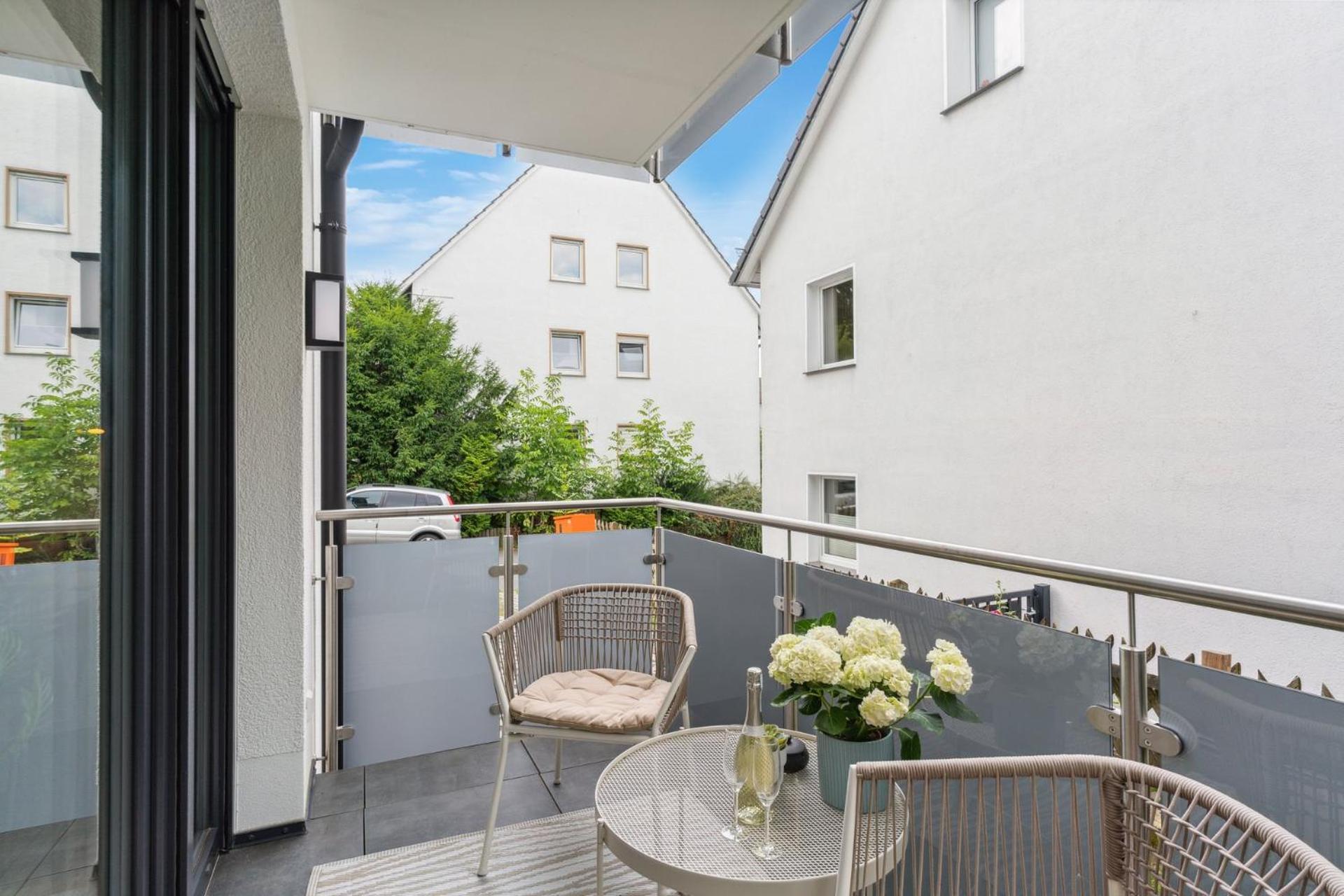 Deluxe Apartment In Bielefeld City Mit Parkplatz Und Balkon エクステリア 写真