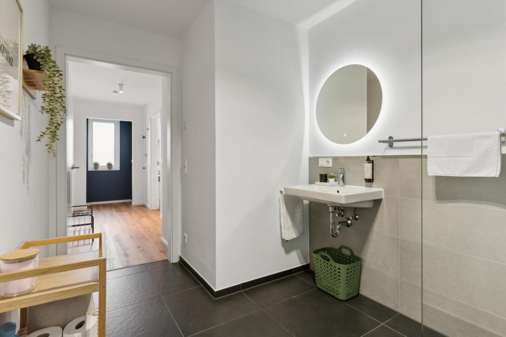 Deluxe Apartment In Bielefeld City Mit Parkplatz Und Balkon エクステリア 写真