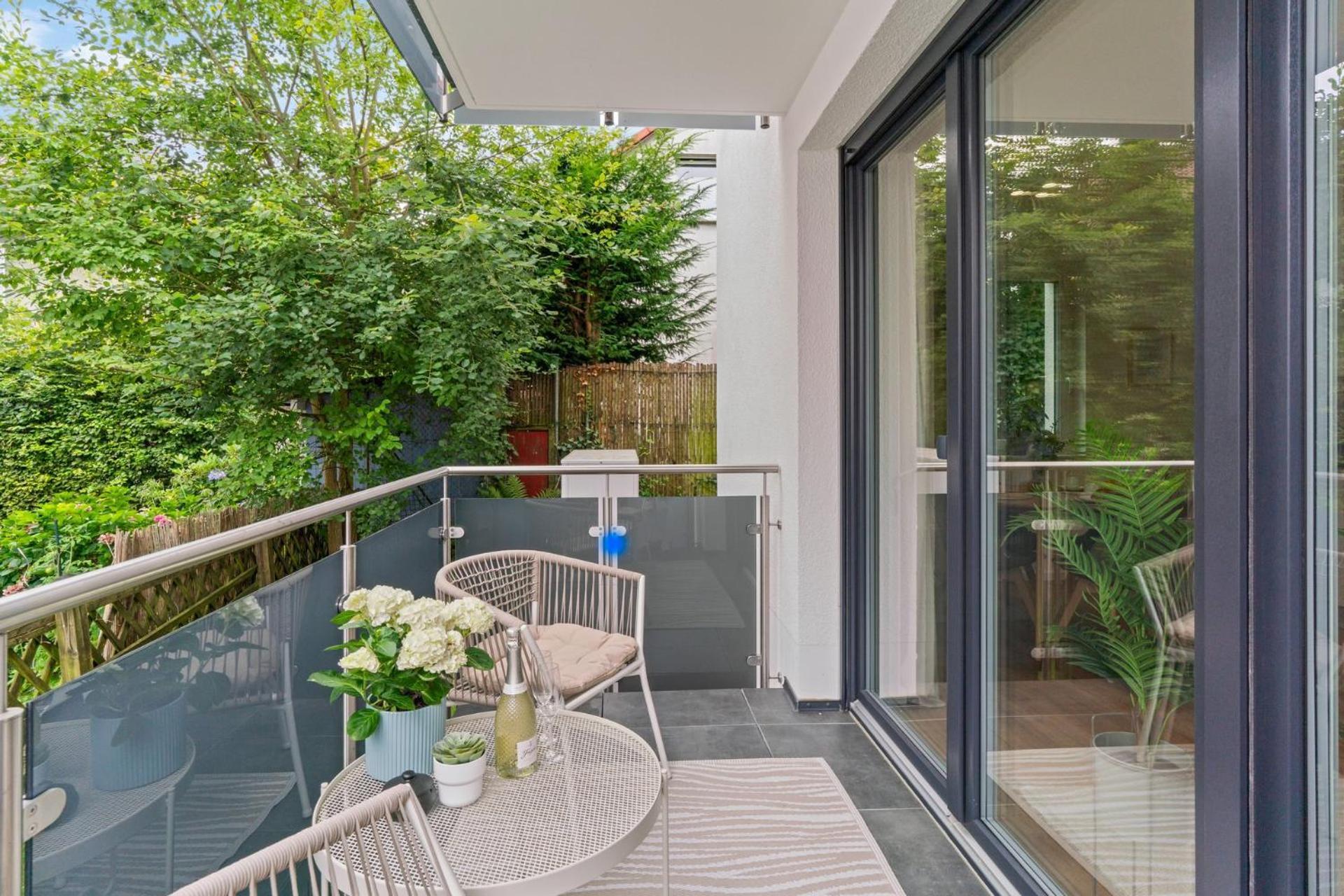 Deluxe Apartment In Bielefeld City Mit Parkplatz Und Balkon エクステリア 写真
