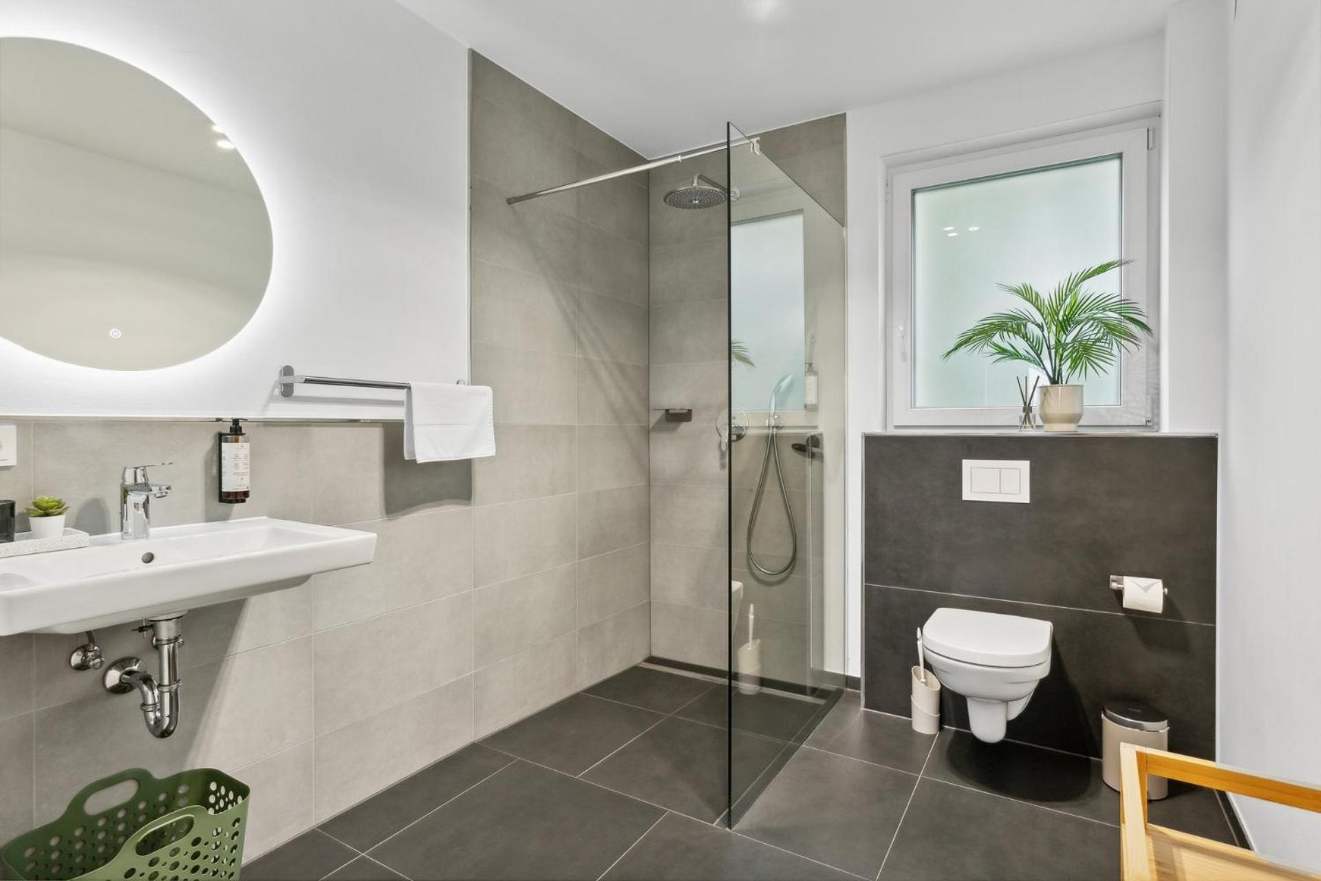 Deluxe Apartment In Bielefeld City Mit Parkplatz Und Balkon エクステリア 写真